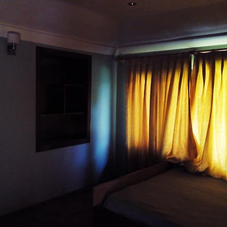 Jeelani Guest House ศรีนาการ์ ภายนอก รูปภาพ